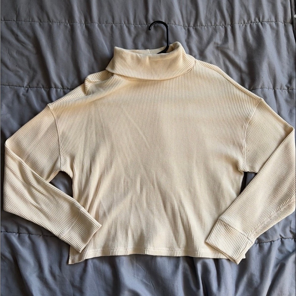 Abercrombie & Fitch Light Beige Turtleneck Sweater
